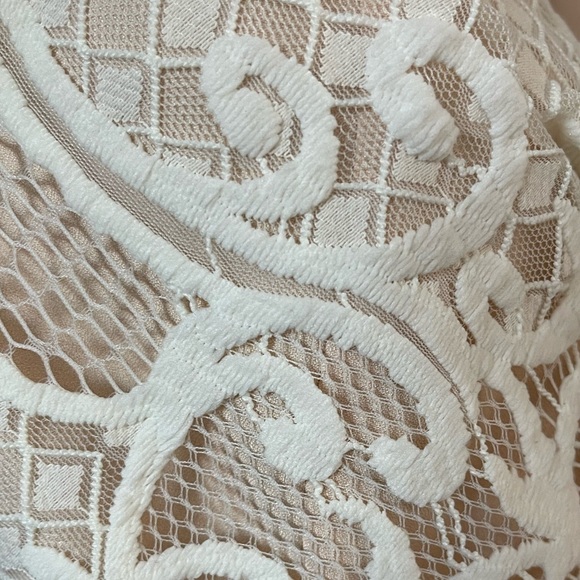 Women’s Jarlo Alicia Bandeau Midi Dress In All Over Lace - Picture 7 of 10